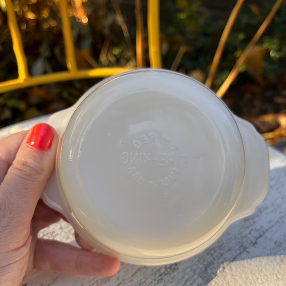 Vintage Fire King White Covered Dish - Picture 5 of 8